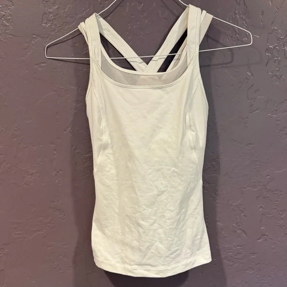 Lululemon Athletica White Tank Top with built in bra - 4 - Picture 1 of 3